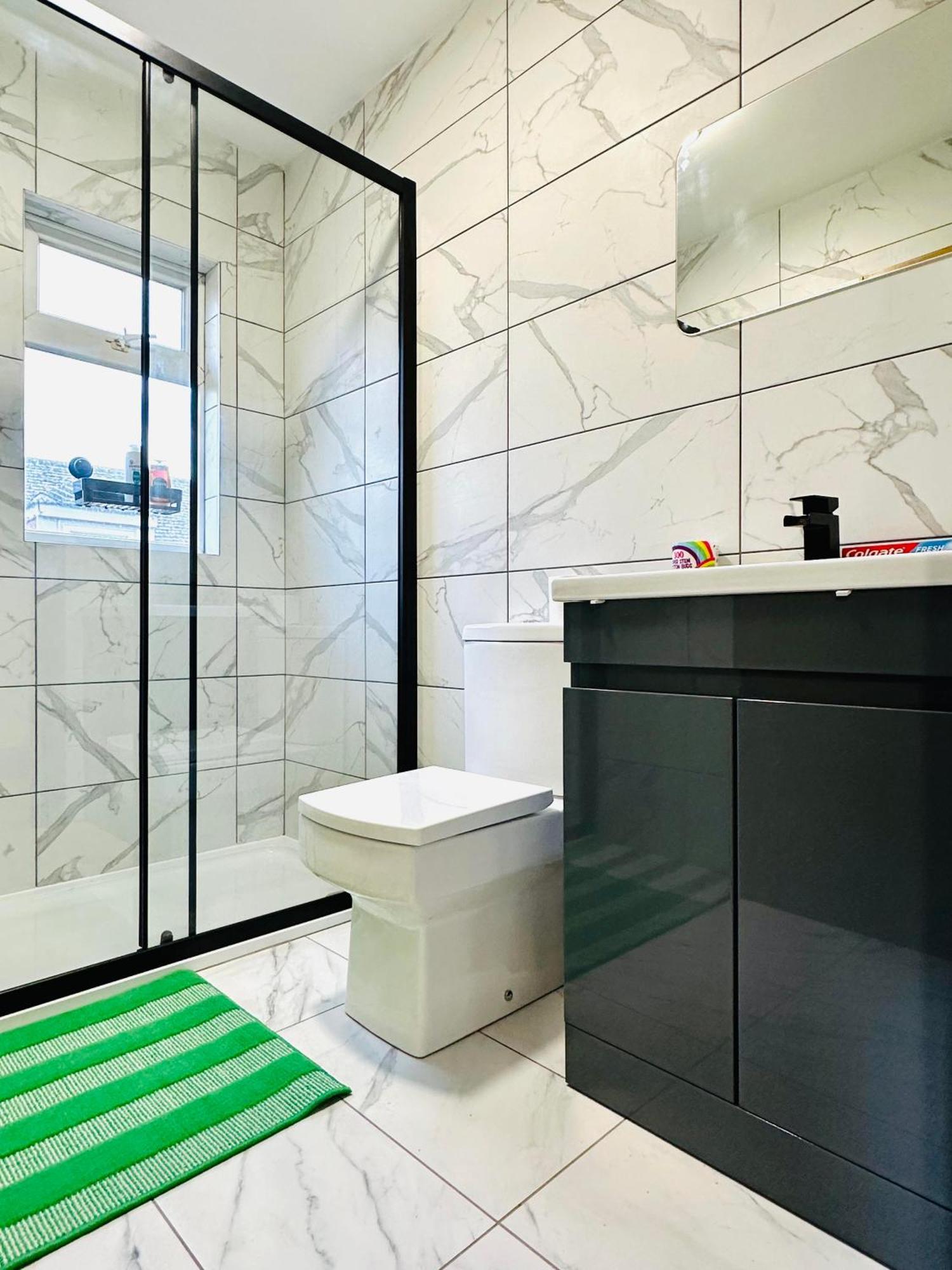 Great Place To Live In Dartford - Kent Aparthotel Esterno foto